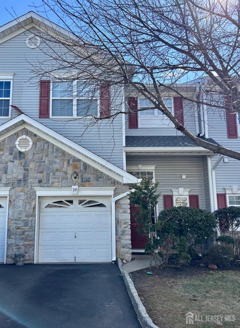 Townhouse For Rent - 39 Rozalyn Lane<br/> South Amboy, NJ 08879