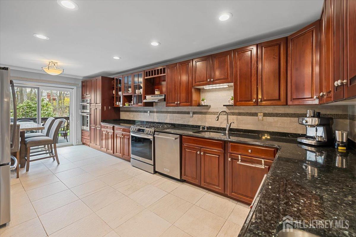 87 Sullivan Drive, West Orange, New Jersey image 16