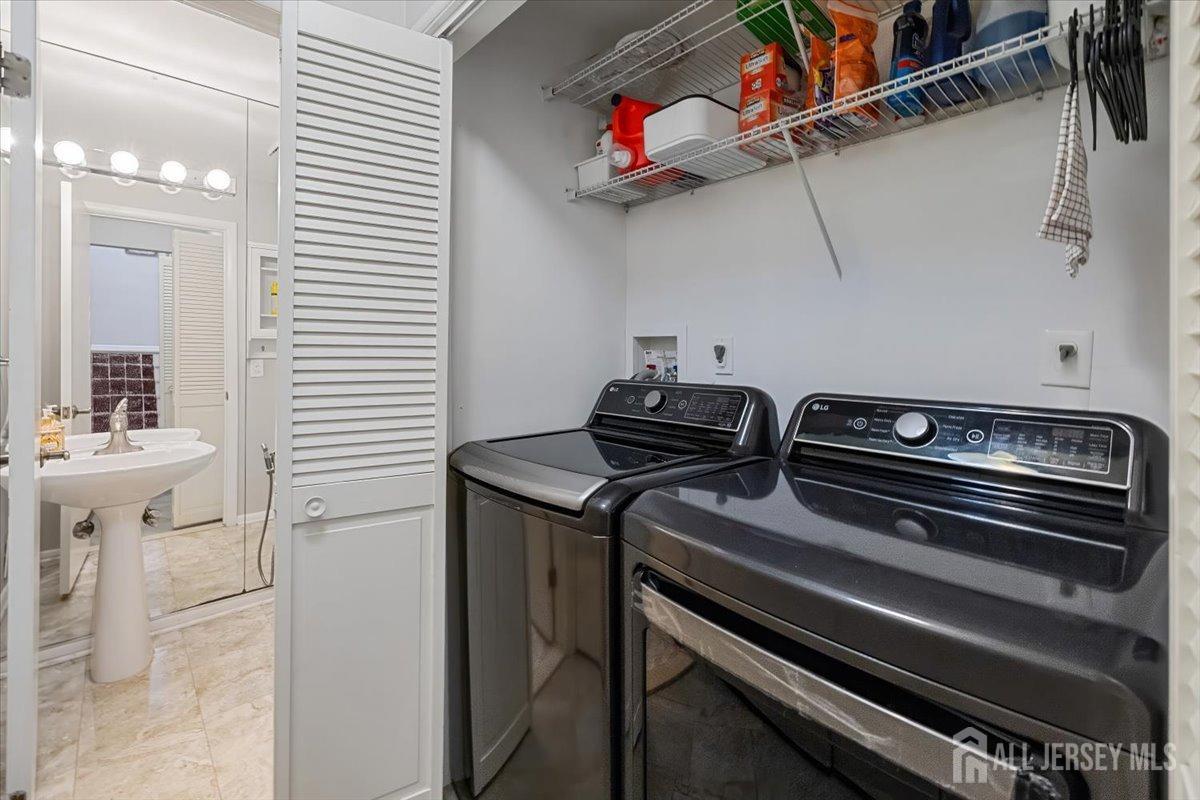 87 Sullivan Drive, West Orange, New Jersey image 29