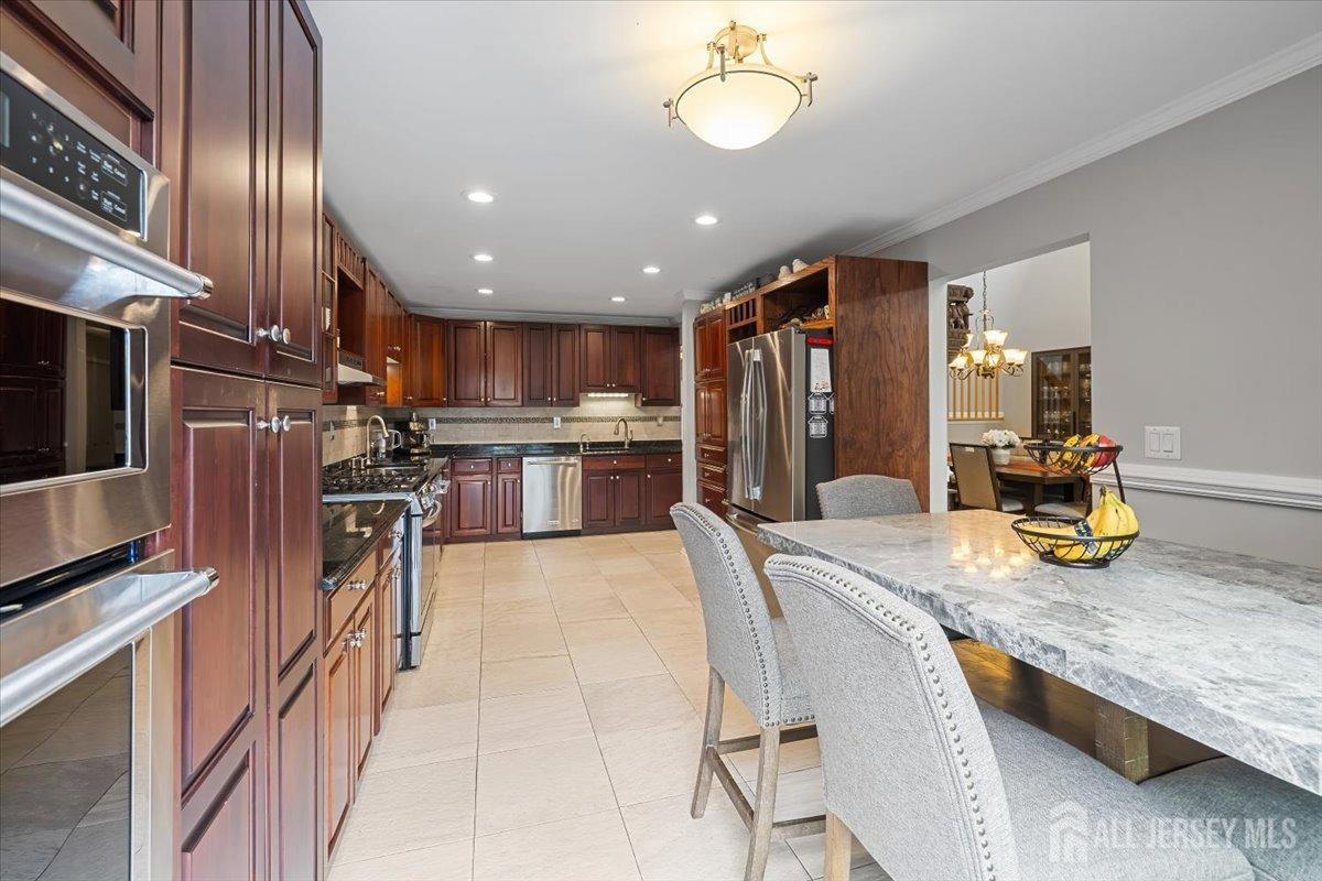 87 Sullivan Drive, West Orange, New Jersey image 15