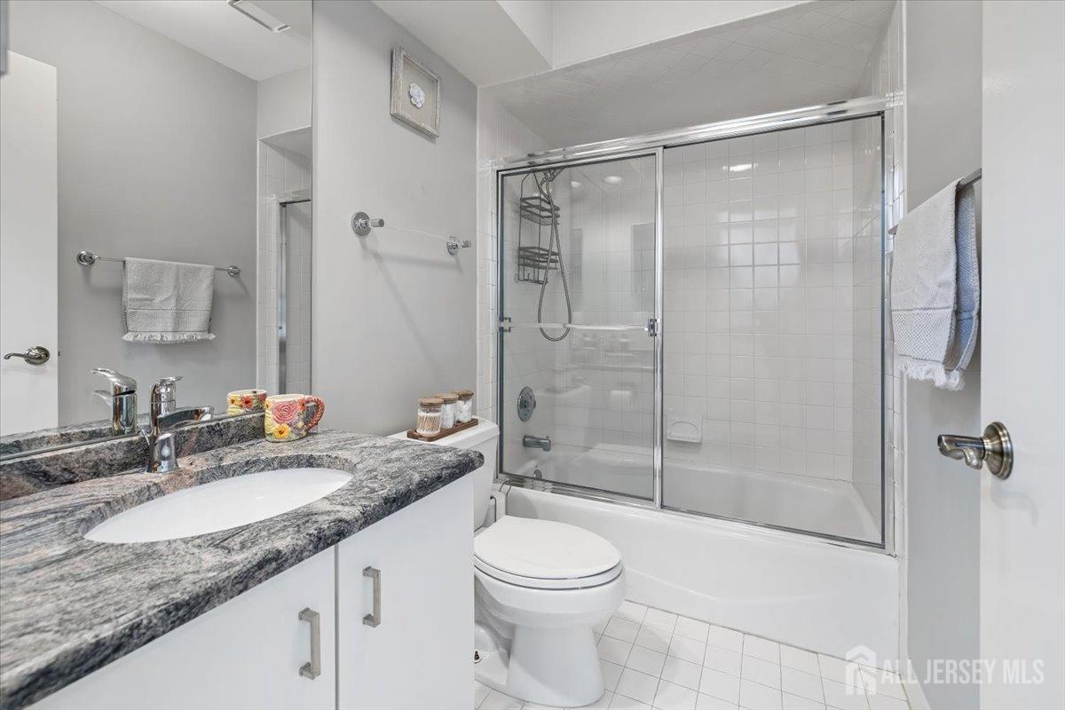 87 Sullivan Drive, West Orange, New Jersey image 19