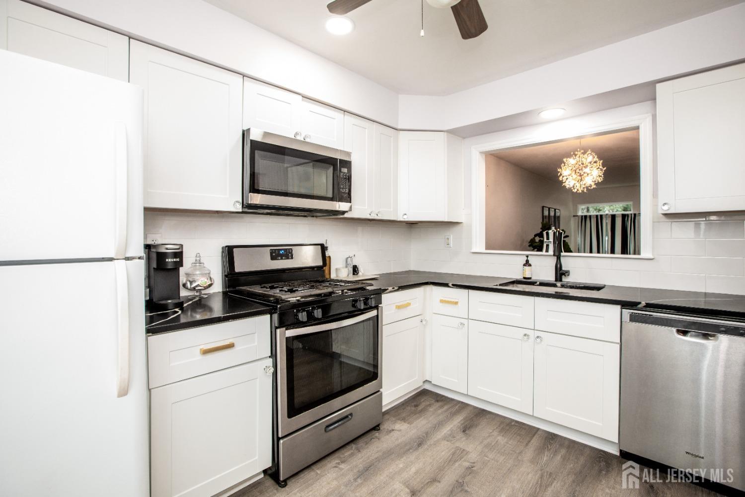 32 Ivy Hill Road, Sayreville, New Jersey image 3