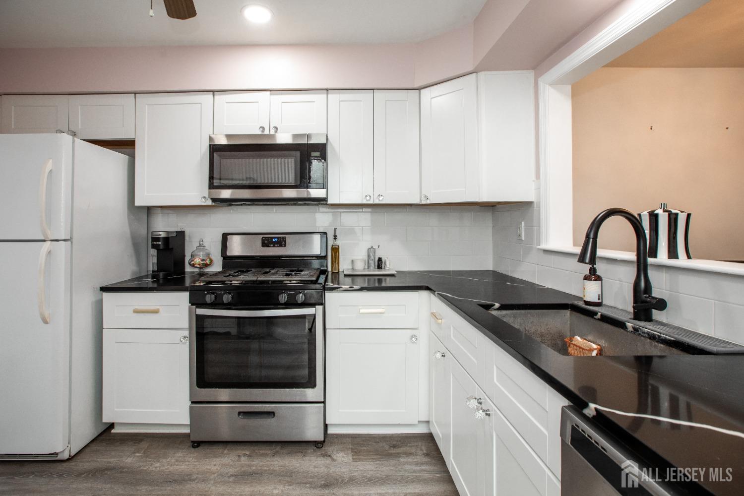 32 Ivy Hill Road, Sayreville, New Jersey image 4