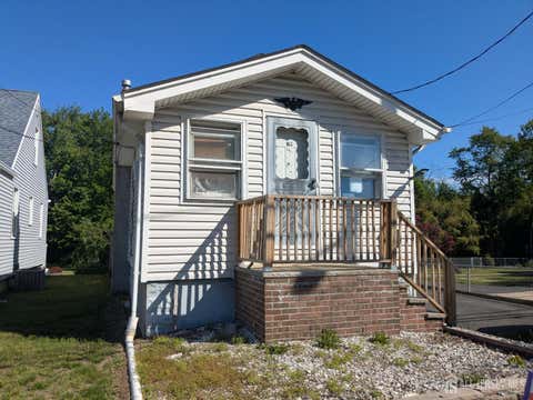 Homes For Sale - 58 Manalapan Road<br/> Middlesex County, Spotswood, NJ 08884