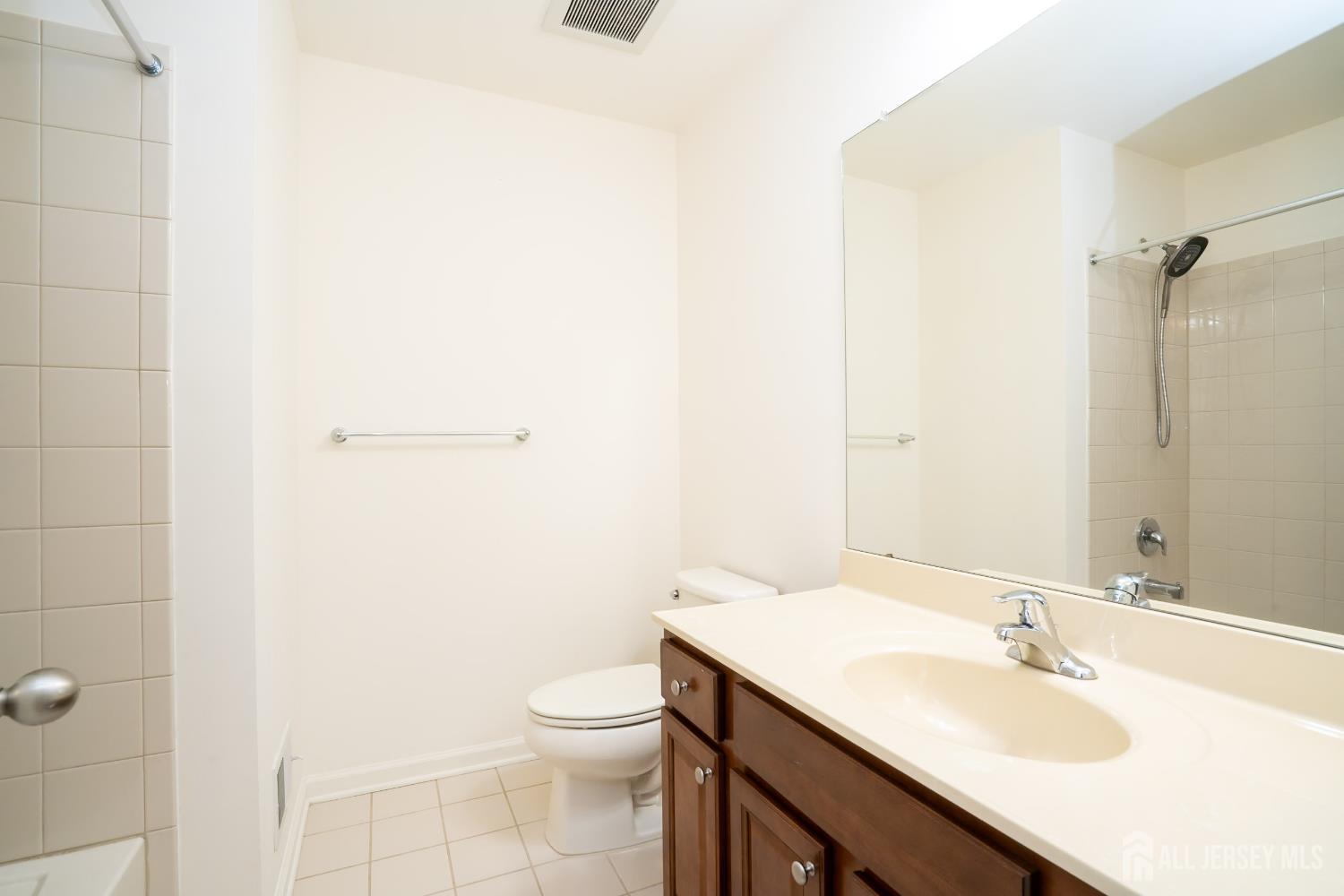 2438 Canterbury Lane, North Brunswick, New Jersey image 31