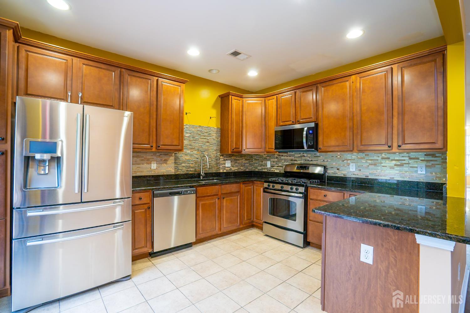 2438 Canterbury Lane, North Brunswick, New Jersey image 6