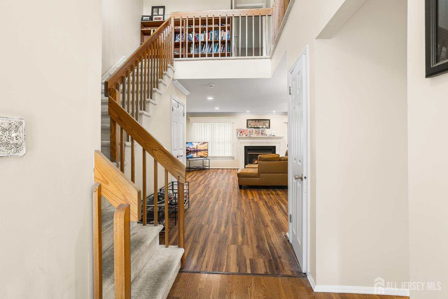 11 BRIARWOOD Court