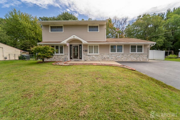 80 STILLWELL RD, KENDALL PARK, NJ 08824 - Image 5343f7e0e6ff18cd0ca8facecd44f85b/201855659