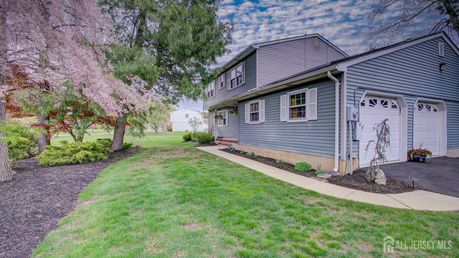 17 Florence Drive, Monroe Township, New Jersey image 1