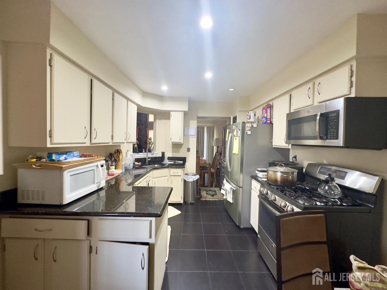 209 Nathan Drive, North Brunswick, New Jersey image 3