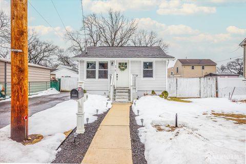 Homes For Sale - 54 Red Bank Road<br/> Spotswood, NJ 08884