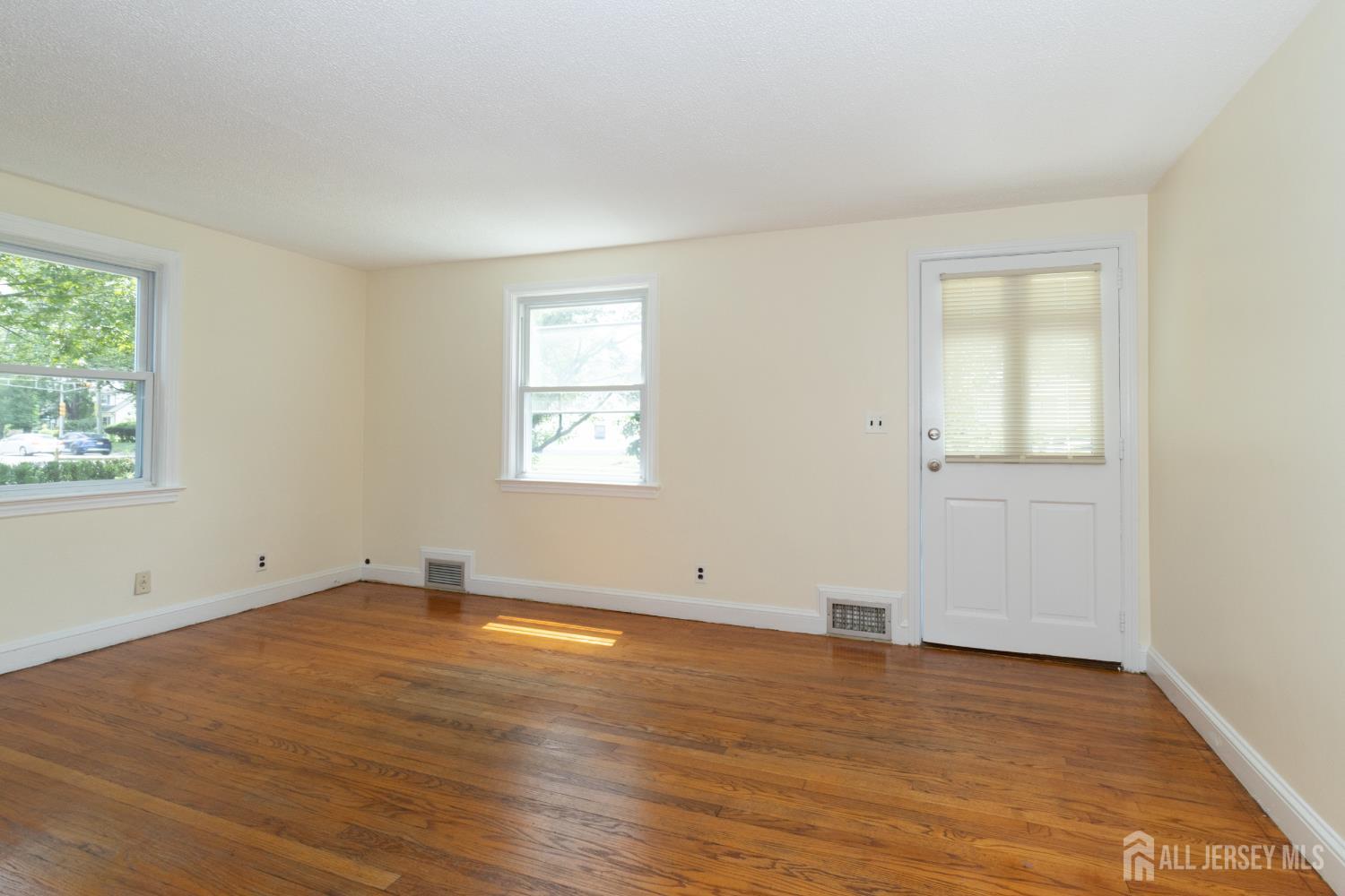 Union Twp, New Jersey 07083, United States, 4 Bedrooms Bedrooms, ,1 BathroomBathrooms,Residential,Active,176469