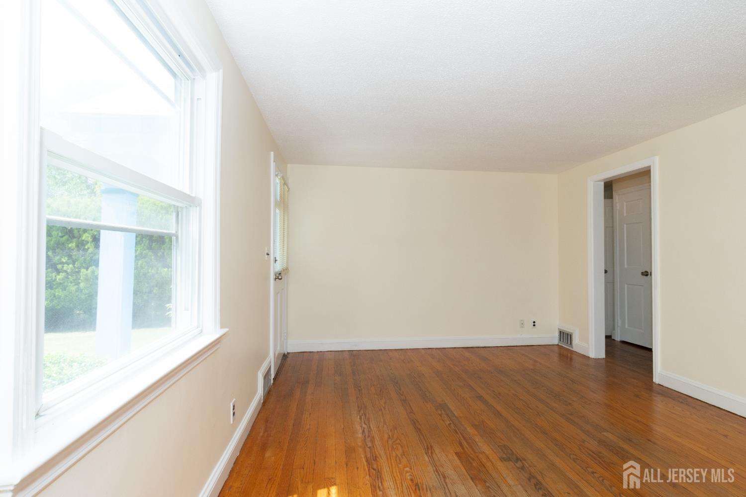 Union Twp, New Jersey 07083, United States, 4 Bedrooms Bedrooms, ,1 BathroomBathrooms,Residential,Active,176469