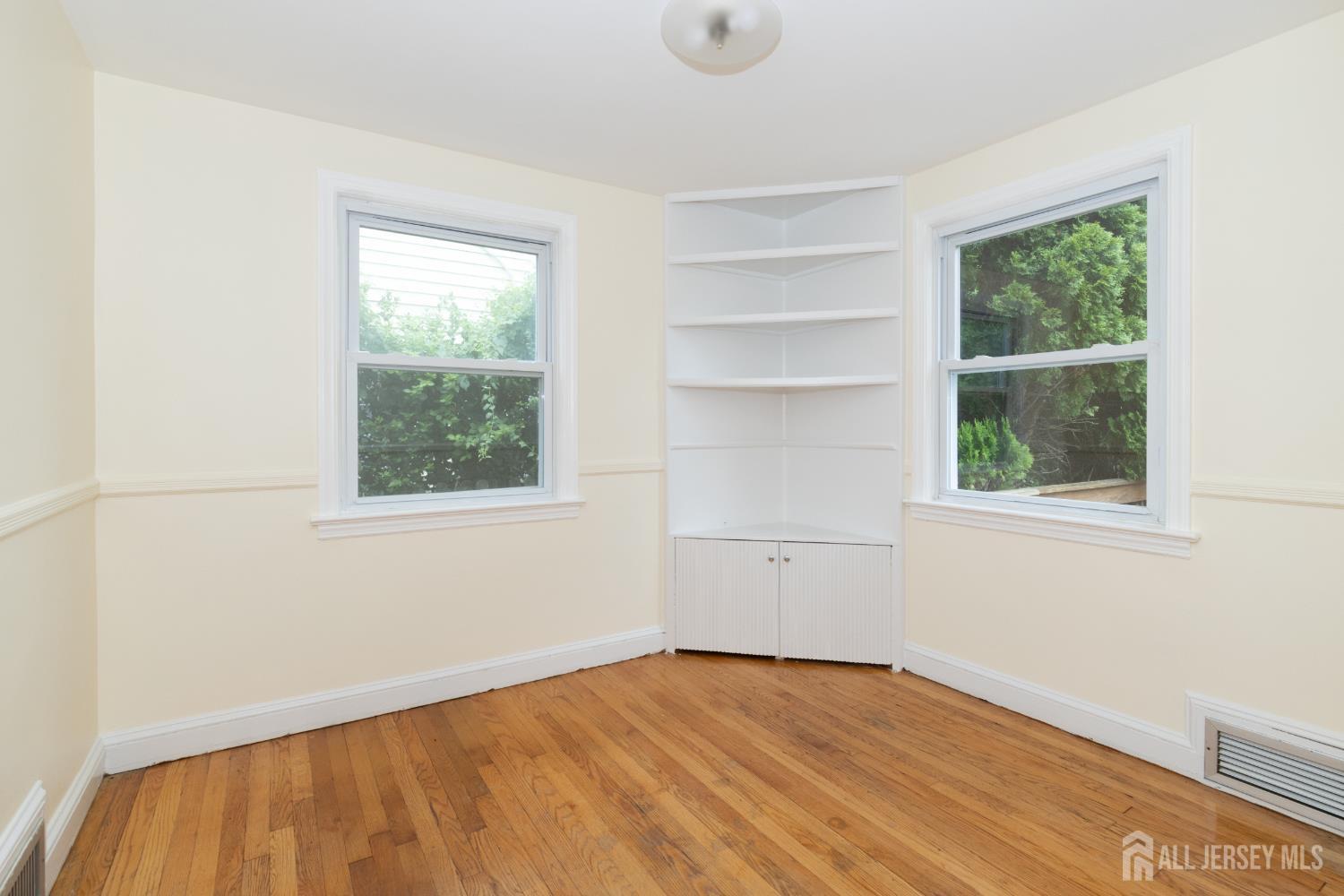 Union Twp, New Jersey 07083, United States, 4 Bedrooms Bedrooms, ,1 BathroomBathrooms,Residential,Active,176469