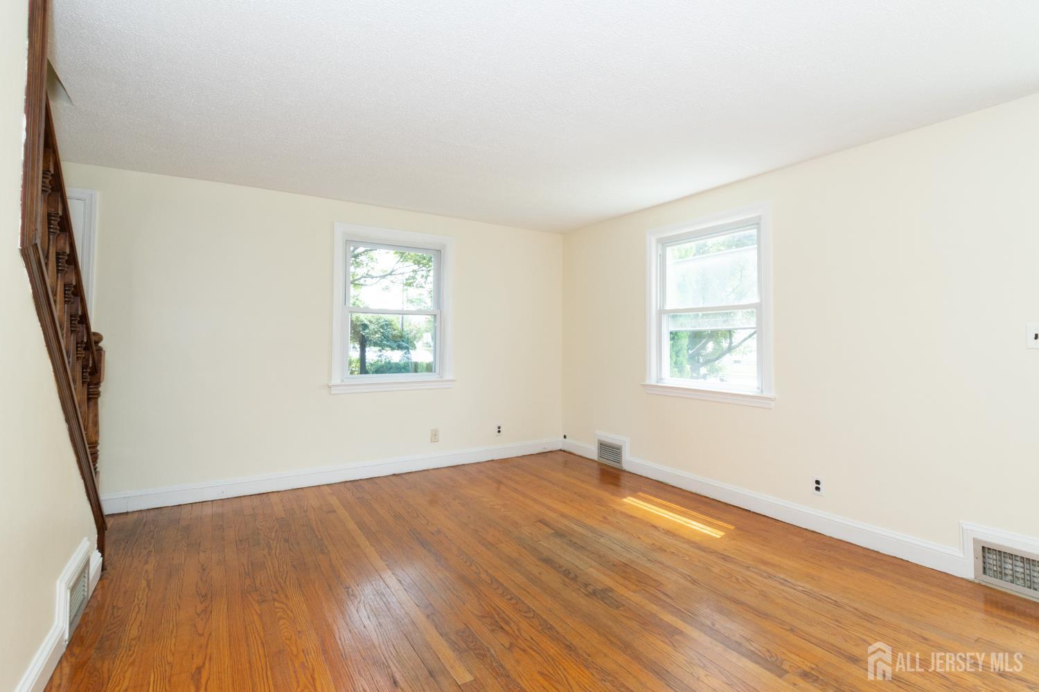 Union Twp, New Jersey 07083, United States, 4 Bedrooms Bedrooms, ,1 BathroomBathrooms,Residential,Active,176469