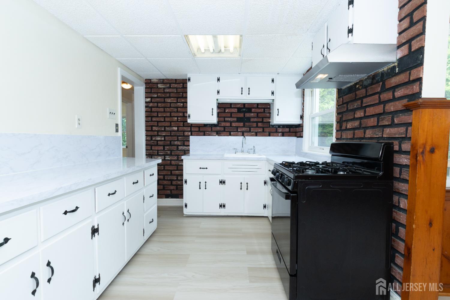 Union Twp, New Jersey 07083, United States, 4 Bedrooms Bedrooms, ,1 BathroomBathrooms,Residential,Active,176469