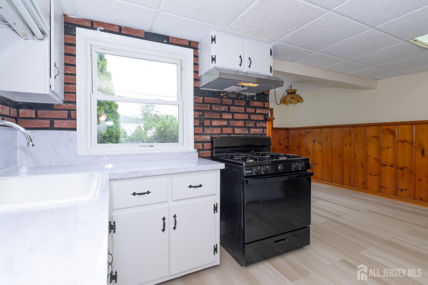 Union Twp, New Jersey 07083, United States, 4 Bedrooms Bedrooms, ,1 BathroomBathrooms,Residential,Active,176469