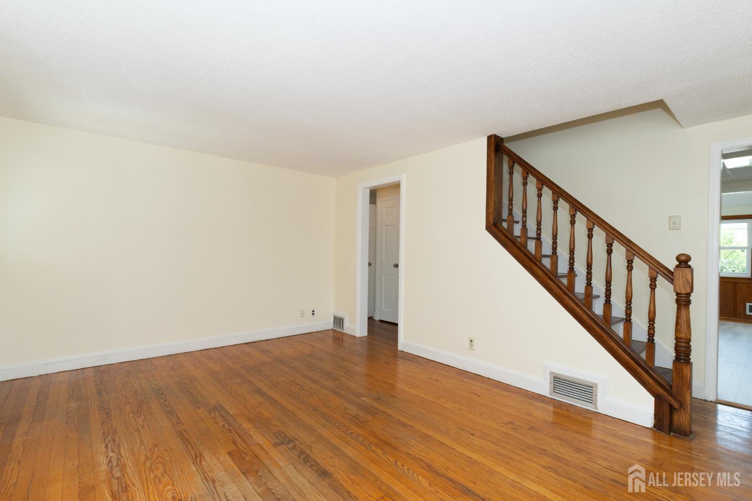 Union Twp, New Jersey 07083, United States, 4 Bedrooms Bedrooms, ,1 BathroomBathrooms,Residential,Active,176469