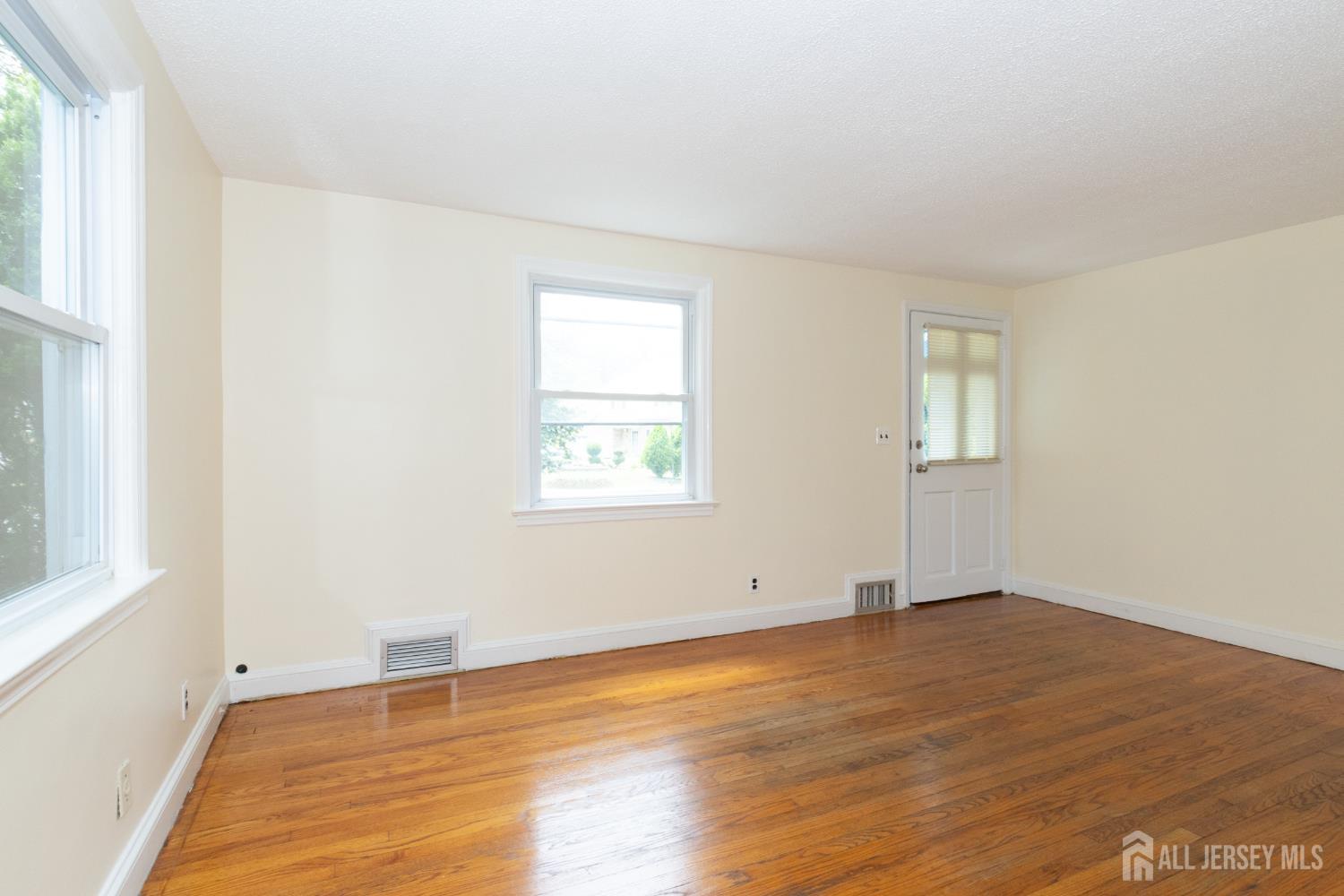 Union Twp, New Jersey 07083, United States, 4 Bedrooms Bedrooms, ,1 BathroomBathrooms,Residential,Active,176469