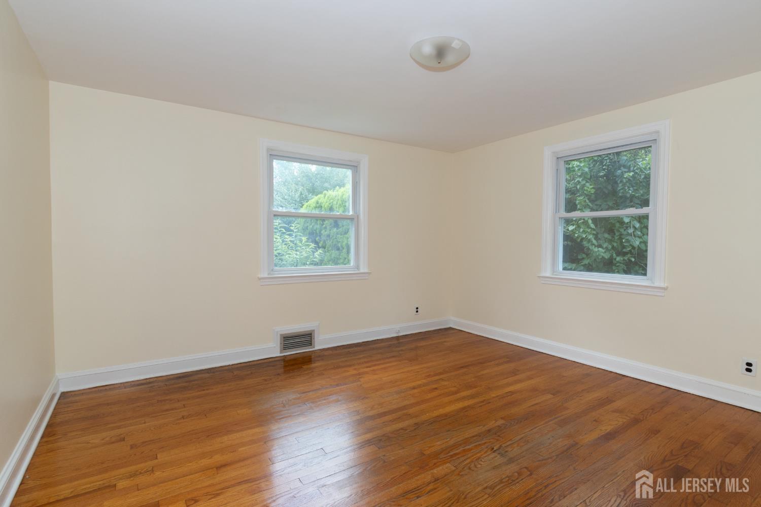 Union Twp, New Jersey 07083, United States, 4 Bedrooms Bedrooms, ,1 BathroomBathrooms,Residential,Active,176469