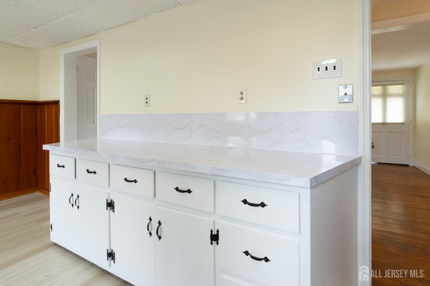 Union Twp, New Jersey 07083, United States, 4 Bedrooms Bedrooms, ,1 BathroomBathrooms,Residential,Active,176469