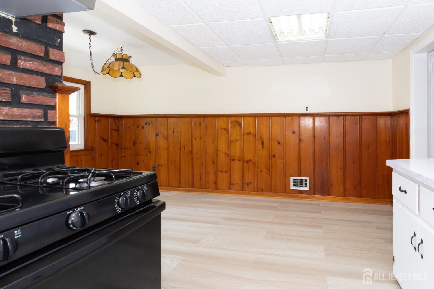 Union Twp, New Jersey 07083, United States, 4 Bedrooms Bedrooms, ,1 BathroomBathrooms,Residential,Active,176469