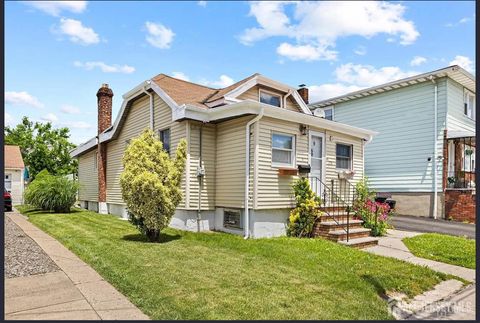 Homes For Sale - 258 Randolph Street<br/> Middlesex County, Carteret, NJ 07008