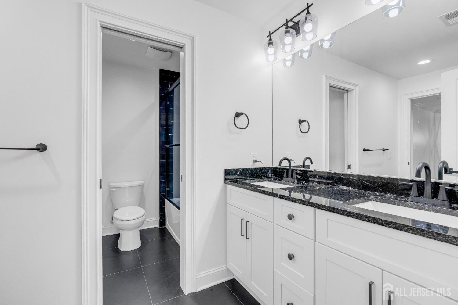 40 Cambridge Road, Edison, New Jersey image 24