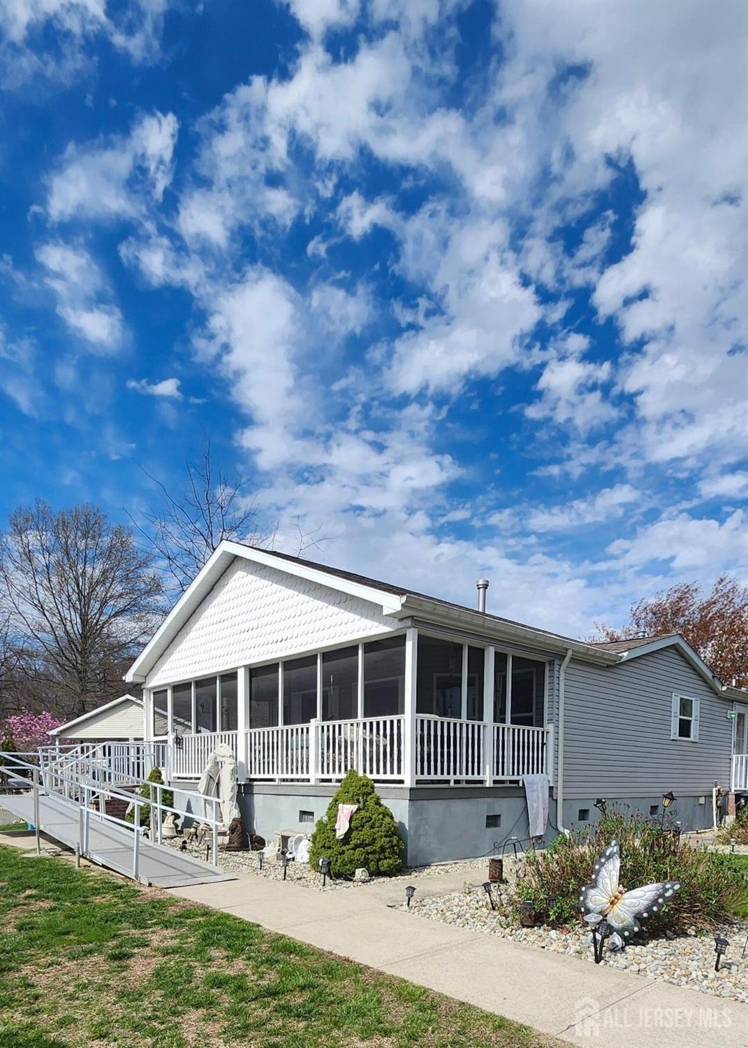 271 Laura Court, Spotswood, New Jersey image 1