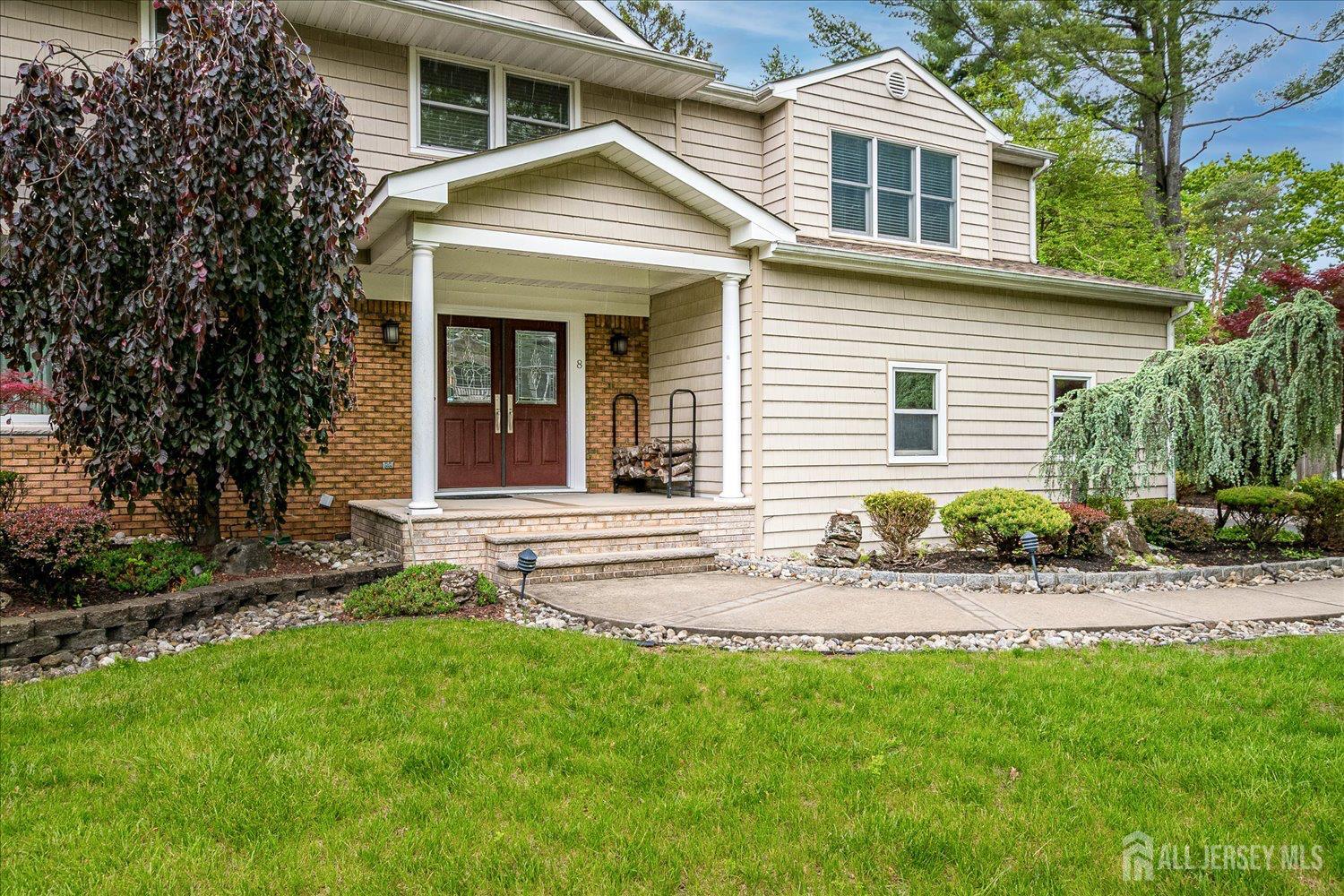 8 Renee Court, Edison, New Jersey image 4