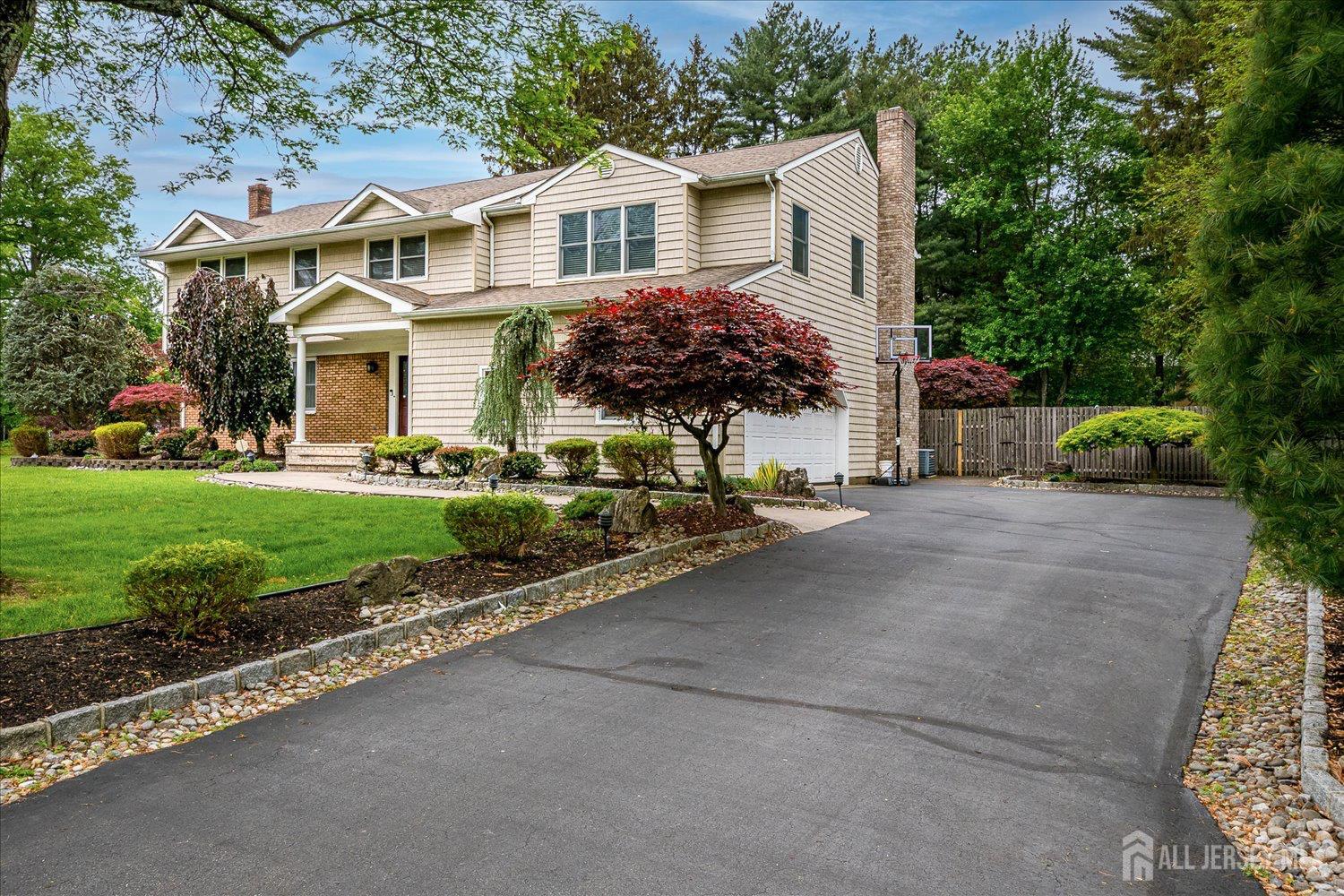 8 Renee Court, Edison, New Jersey image 3