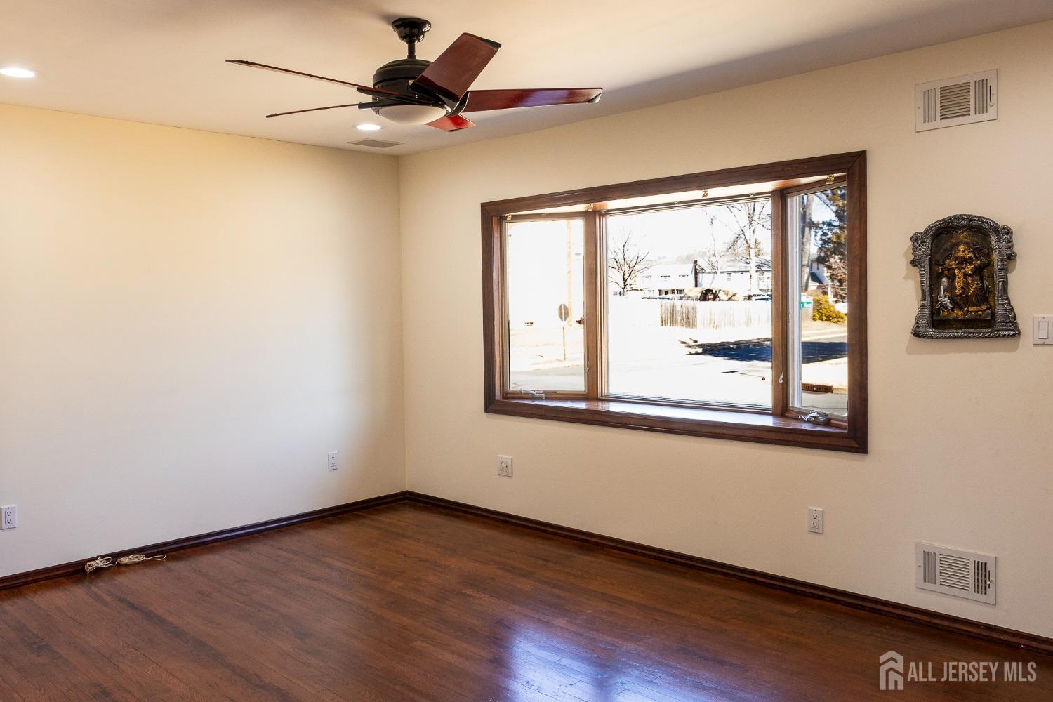 401 Decatur Avenue, Middlesex, New Jersey image 3