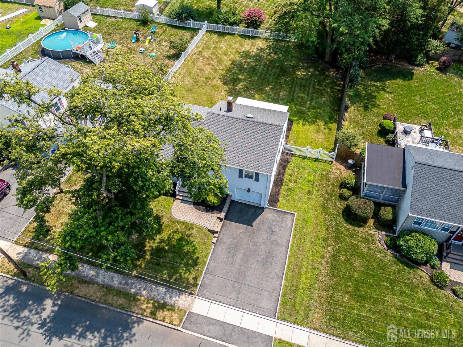 South Plainfield, New Jersey 07080, United States, 3 Bedrooms Bedrooms, ,2 BathroomsBathrooms,Residential,Pending,185490