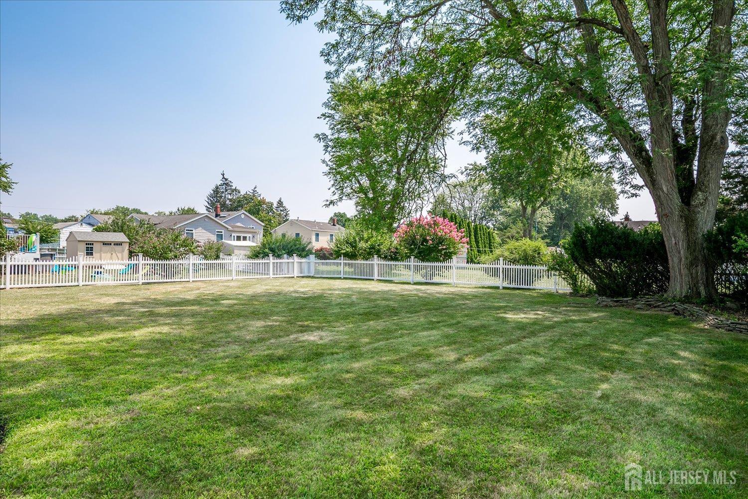 South Plainfield, New Jersey 07080, United States, 3 Bedrooms Bedrooms, ,2 BathroomsBathrooms,Residential,Pending,185490