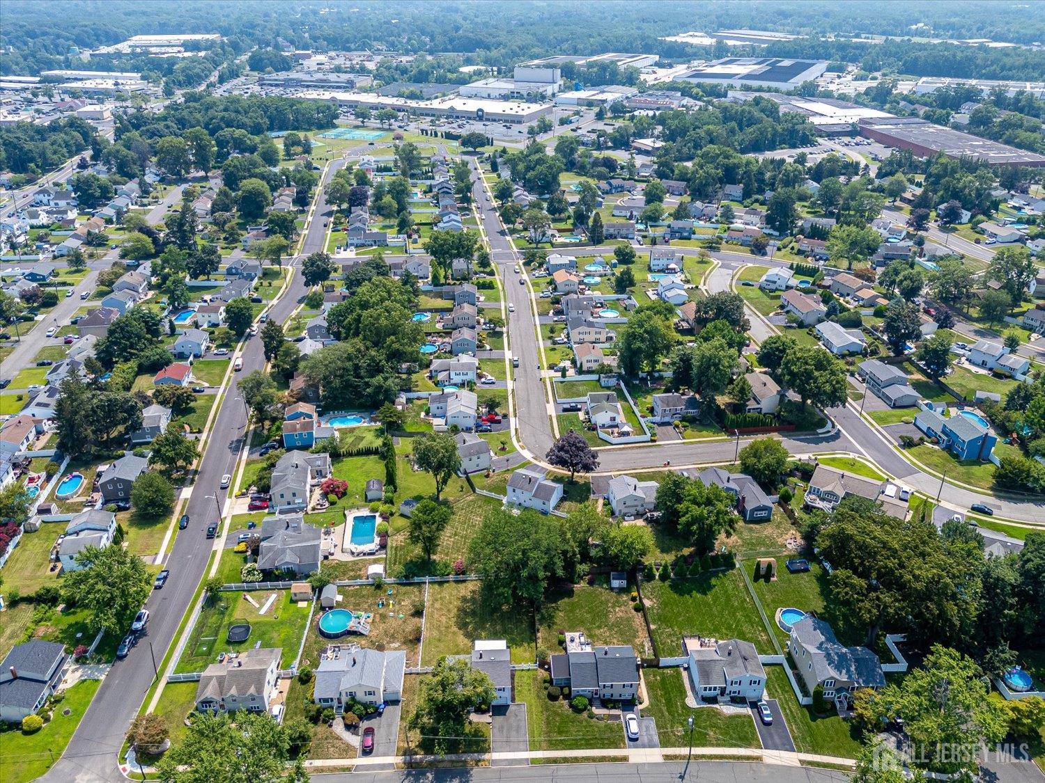 South Plainfield, New Jersey 07080, United States, 3 Bedrooms Bedrooms, ,2 BathroomsBathrooms,Residential,Pending,185490