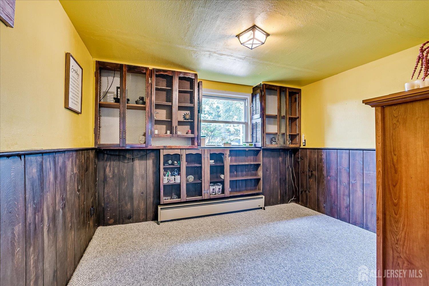 South Plainfield, New Jersey 07080, United States, 3 Bedrooms Bedrooms, ,2 BathroomsBathrooms,Residential,Pending,185490