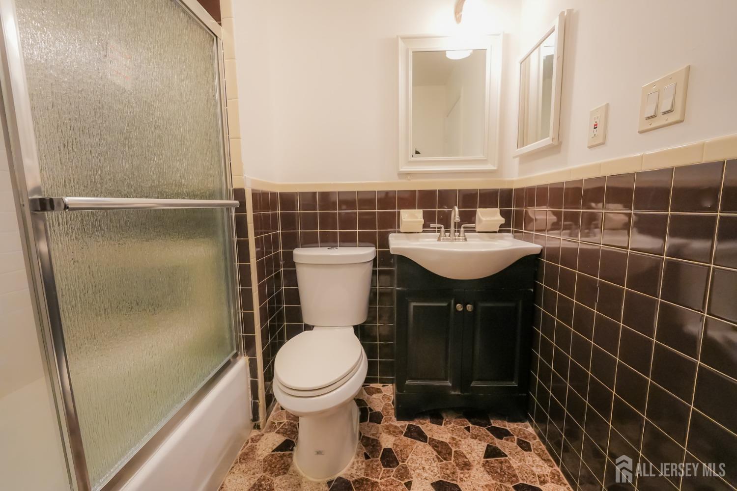 1308 Merrywood Drive, Edison, New Jersey image 37