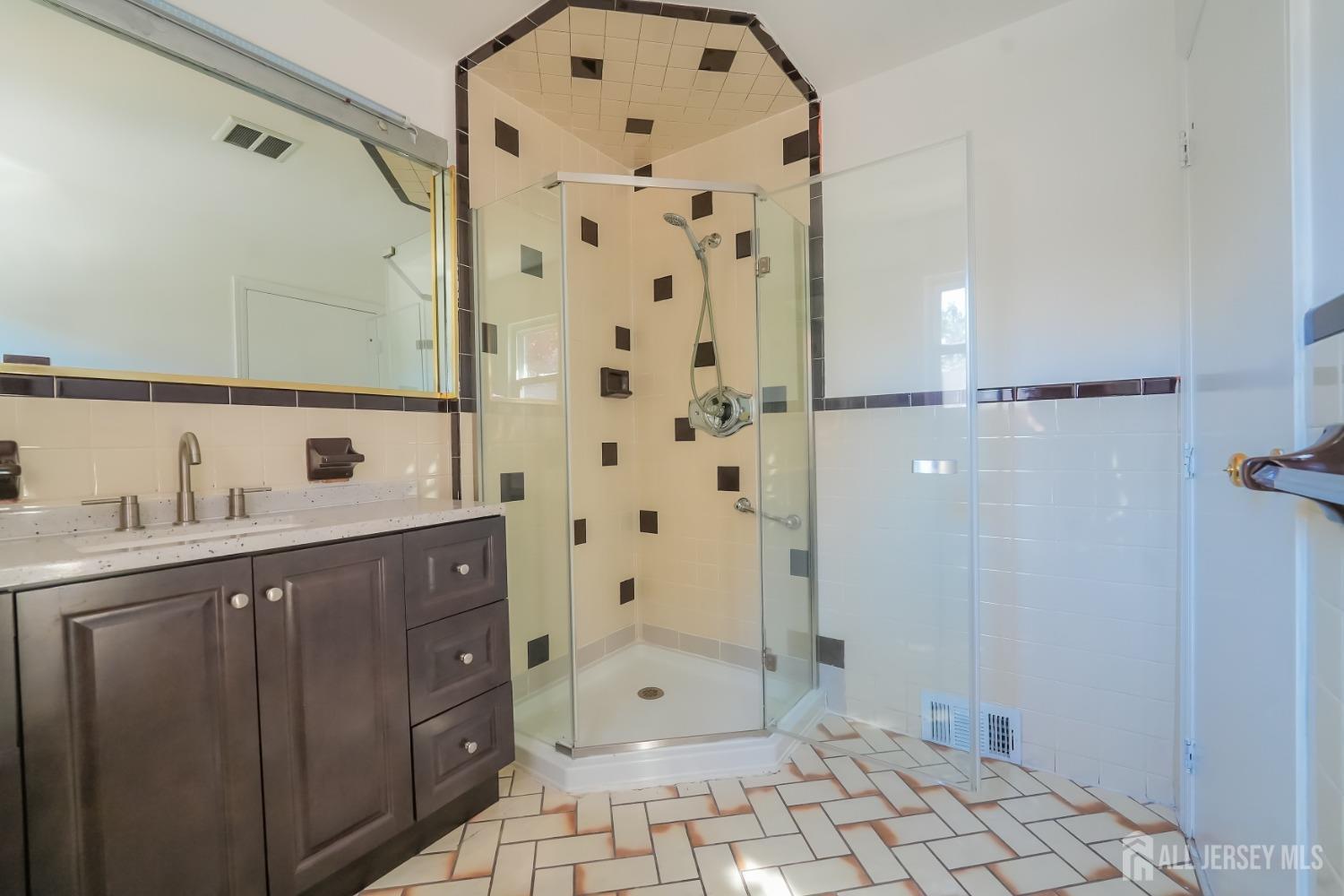 1308 Merrywood Drive, Edison, New Jersey image 43