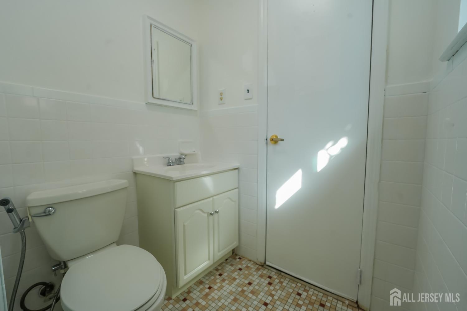 1308 Merrywood Drive, Edison, New Jersey image 47