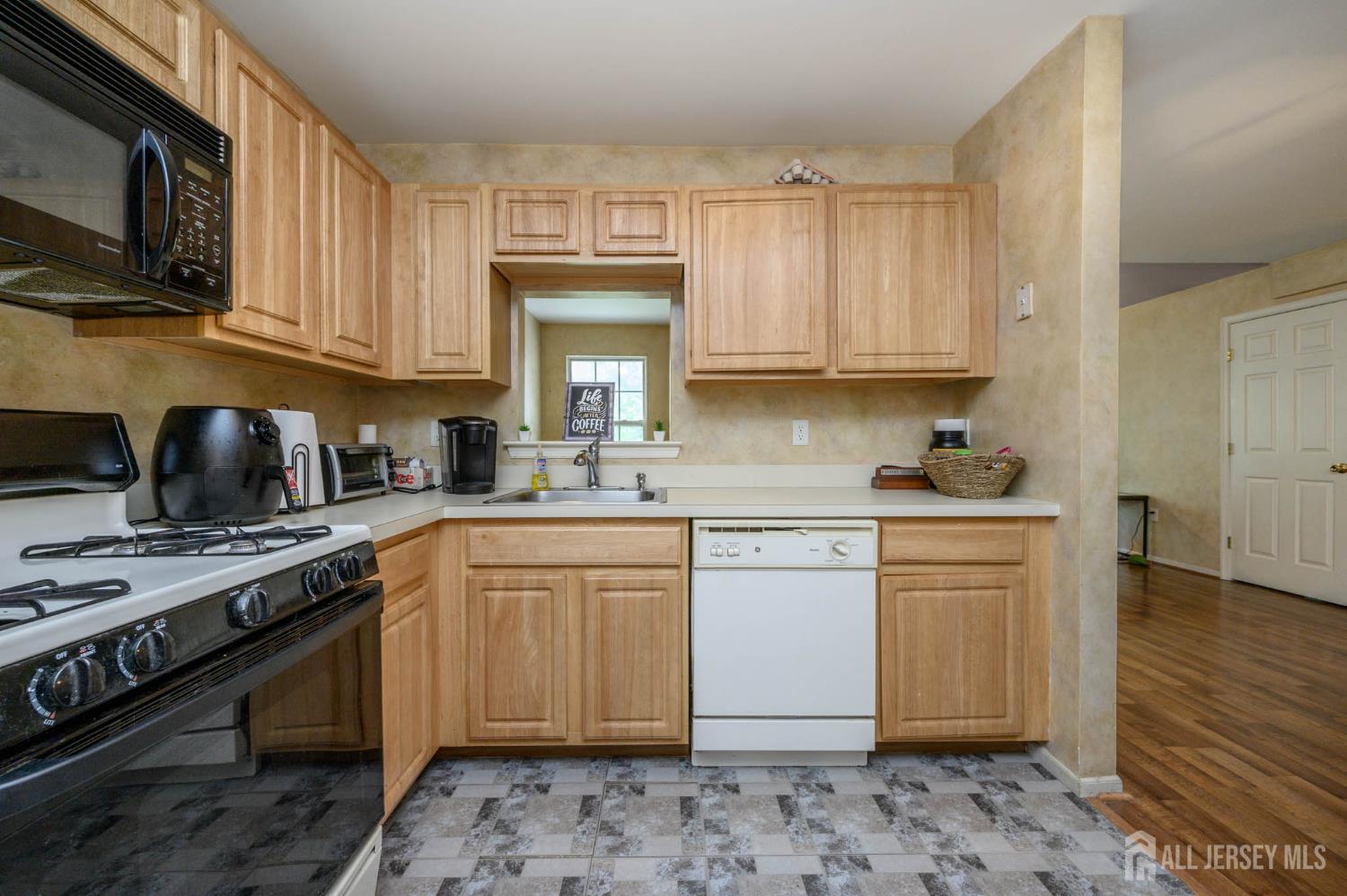 219 Vasser Drive, Piscataway, New Jersey image 8