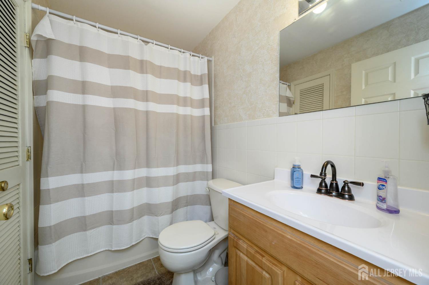 219 Vasser Drive, Piscataway, New Jersey image 23