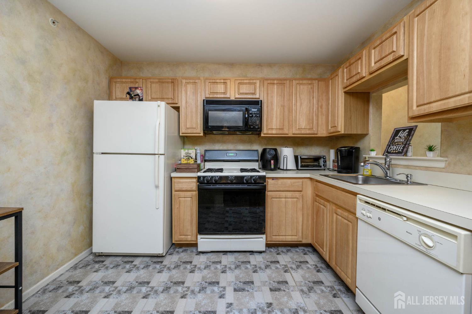 219 Vasser Drive, Piscataway, New Jersey image 6