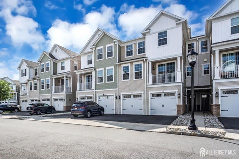 Townhouse For Rent - 734 Station Road<br/> Middlesex County, Dunellen, NJ 08812