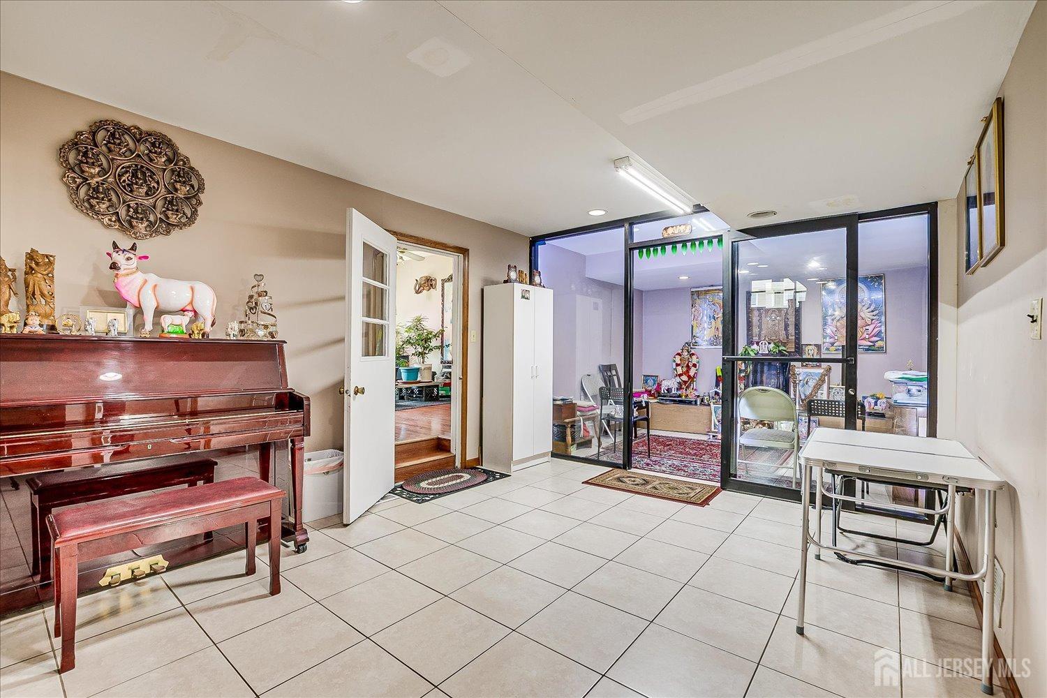 1301 Tooz Place, South Plainfield, New Jersey image 23