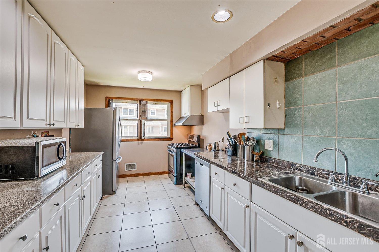 1301 Tooz Place, South Plainfield, New Jersey image 17