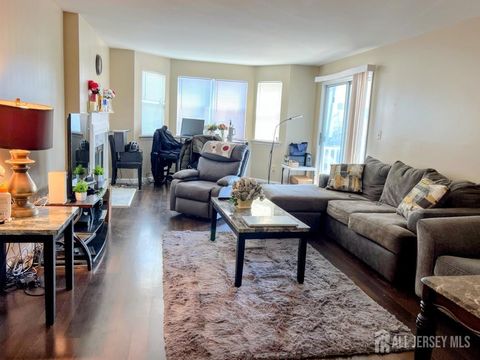 Condo For Sale - 197 Bexley Lane<br/> Piscataway, NJ 08854