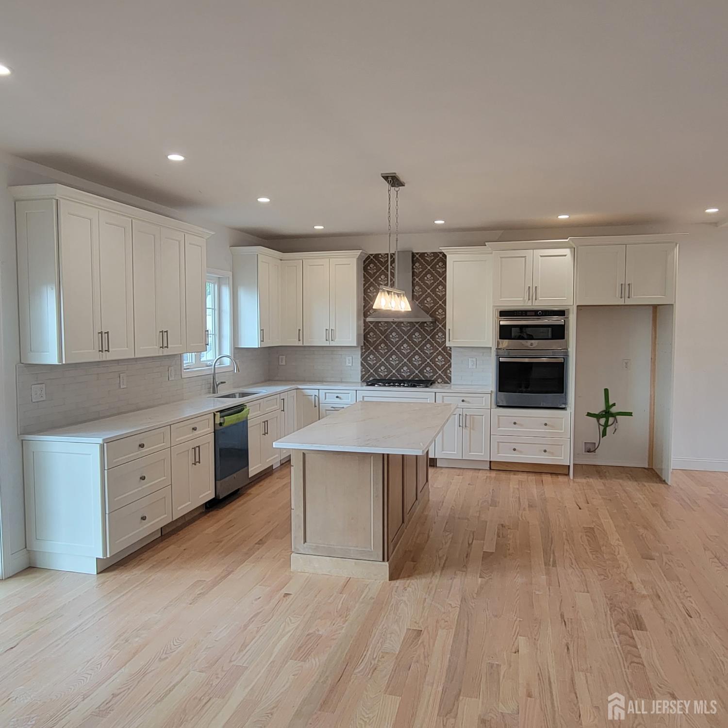 208 E James Place E