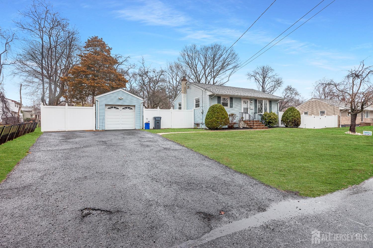 353 Hazelwood Place, Piscataway, New Jersey image 3
