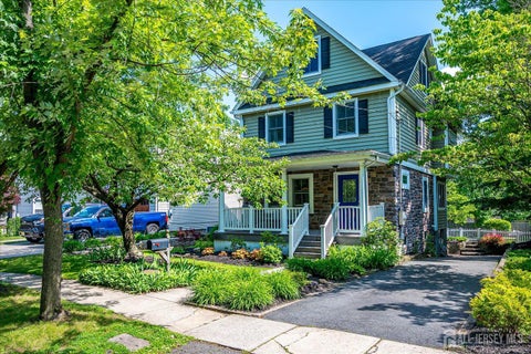 Homes For Sale - 62 Myrtle Avenue<br/> Middlesex County, Metuchen, NJ 08840