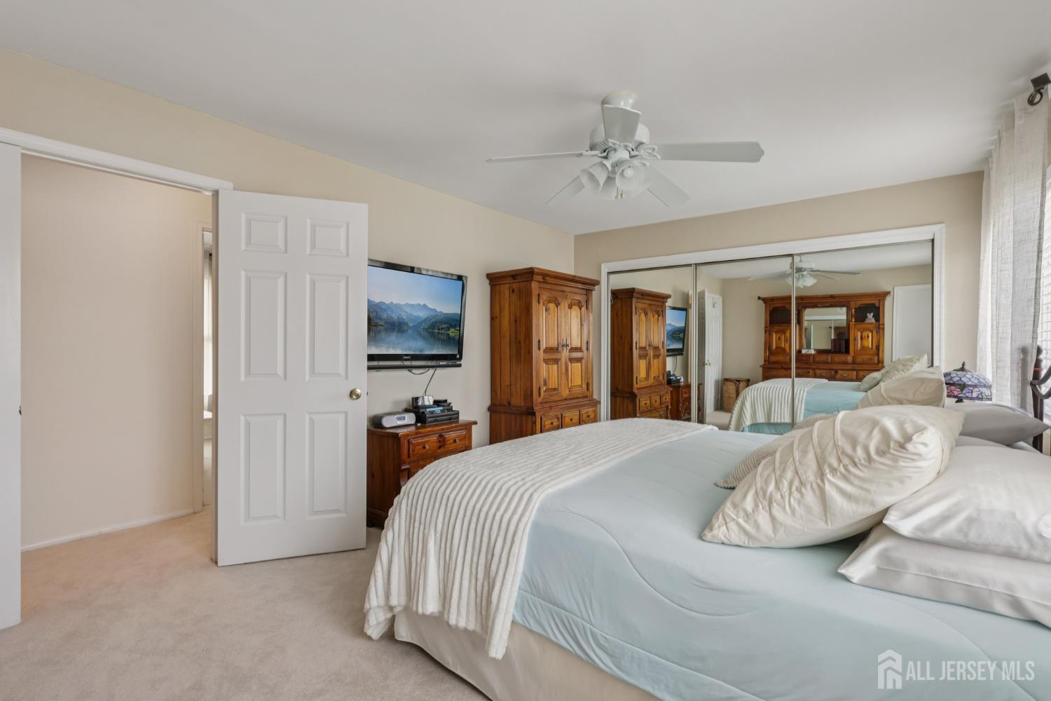 Edison, New Jersey 08820, United States, 4 Bedrooms Bedrooms, ,3 BathroomsBathrooms,Residential,Active,169318